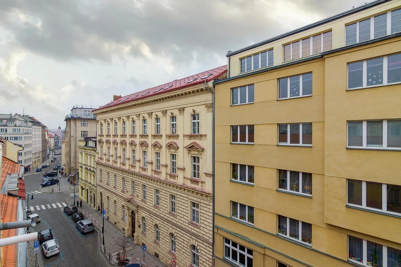 Air Conditioned Terrace Apartment Prag